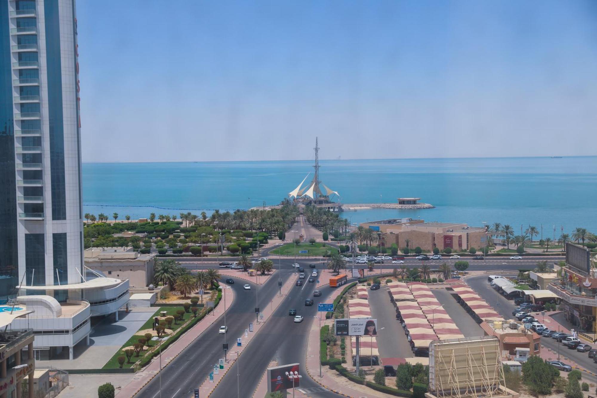 Laguna Hotel Suites Kuwait City Ngoại thất bức ảnh